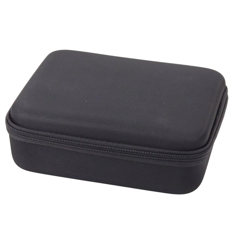 Dron D6 PRO sterowany pilotem i smartfonem na zewnątrz