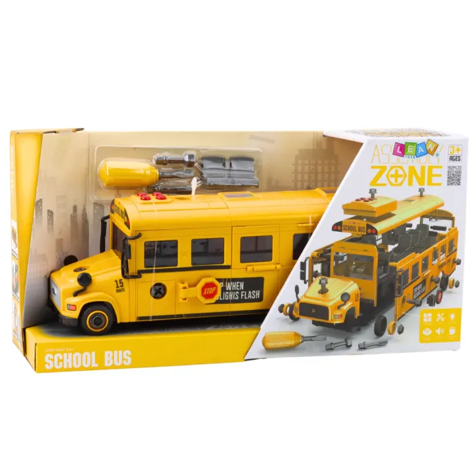 Zmontowany żółty autobus szkolny z otwartymi drzwiami i ruchomymi fotelami