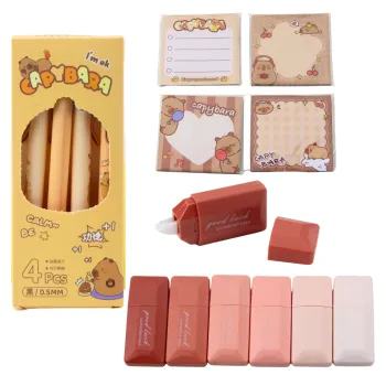 Akcesoria do piórnika z kapibarą: długopisy, korektory, naklejki oraz klipsy