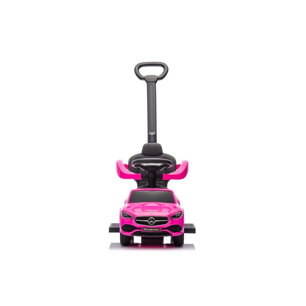 Zbliżenie na schowek pod siedziskiem jeździka Mercedes 3w1