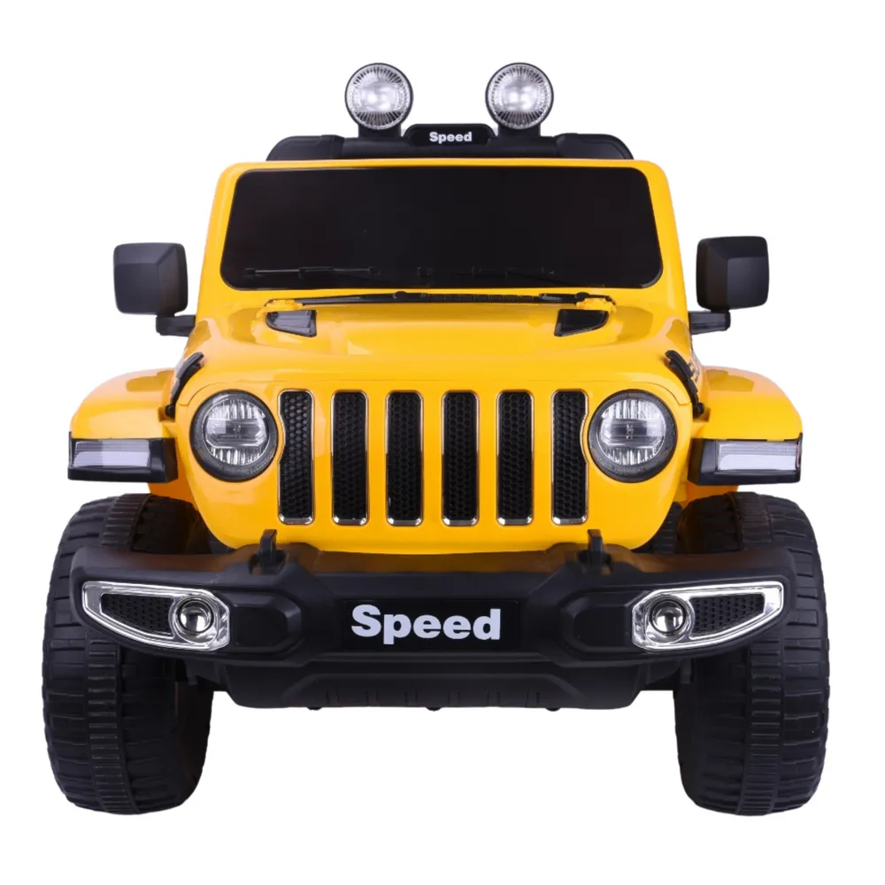 Nowoczesny pojazd na akumulator FT-938 4x4 żółty lakierowany w ogrodzie