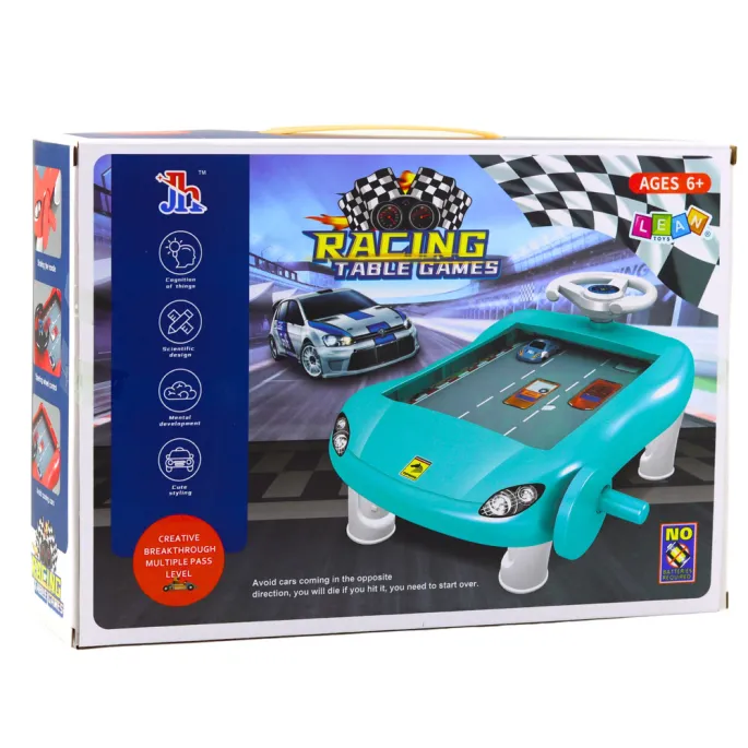 Zbliżenie na czerwony stolik z samochodzikami i planszą do zabawy