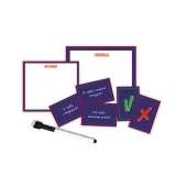 Elementy zestawu gry Niezły Blef Na Ostro leżące na stole