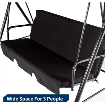 Czarna huśtawka bujana z grubym materacem do relaksu