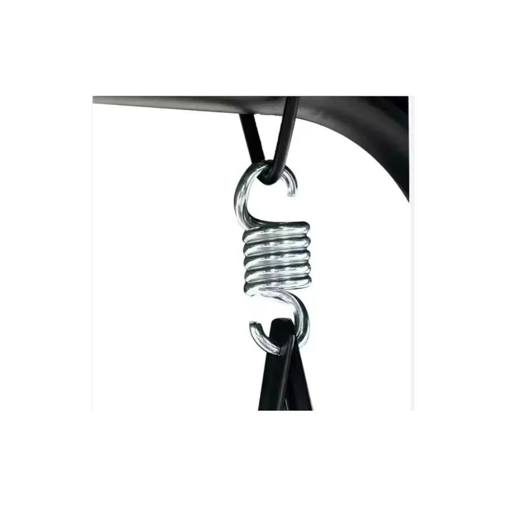 Czarna huśtawka z daszkiem odporna na warunki atmosferyczne