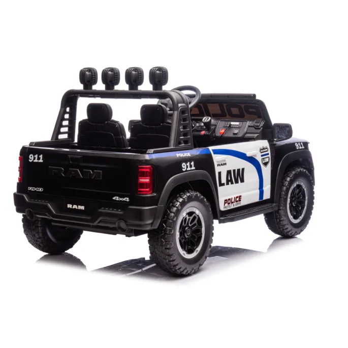 Samochód na akumulator dla dzieci na świeżym powietrzu