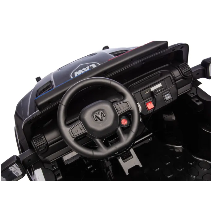 Koła i zawieszenie samochodu RAM ZB629-P Policja w zbliżeniu