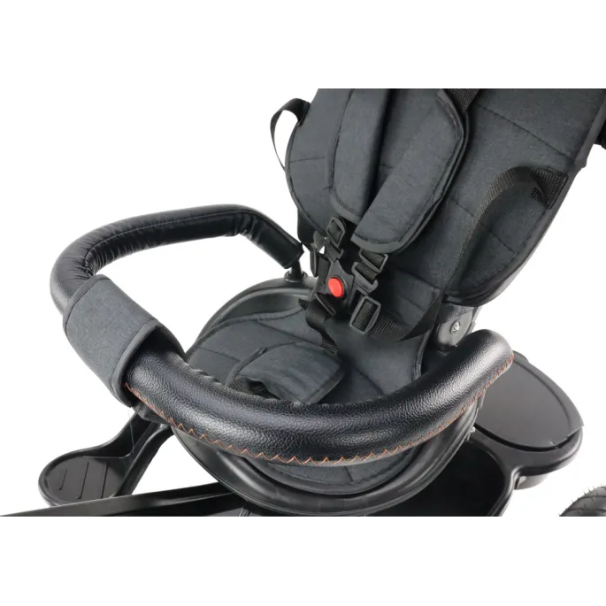 Rower trójkołowy PRO550 Czarny podczas spaceru w parku