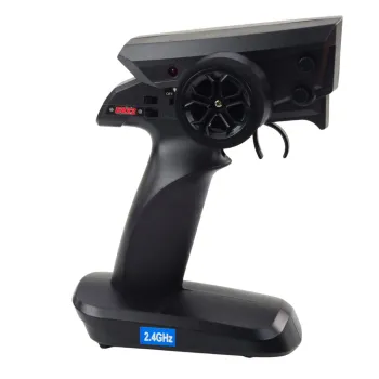 Samochód RC Jeep Wrangler świecący światłami LED w ciemności