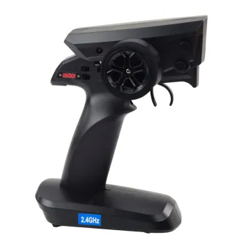 Detal otwieranych drzwi i świateł LED w modelu RC Jeepa