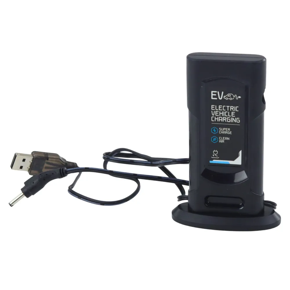 Samochód RC Pickup Truck w akcji na zewnątrz