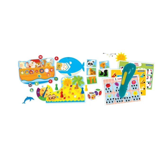 Dziecko bawi się mówiącym piórem i grami edukacyjnymi Clementoni