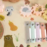 kolorowy edukacyjny stolik muzyczny z sensorycznymi elementami dla dzieci