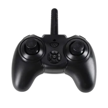 RC Cessna 182 gotowy do startu na tle trawiastego pasa modelarskiego