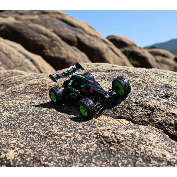 Rozmiar i kształt samochodu RC zestawiony z danymi technicznymi produktu