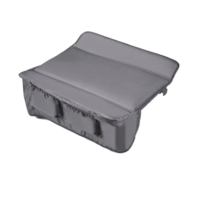 Podwójny poziom łóżeczka dziecięcego ze stabilnymi stopkami antypoślizgowymi