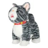 Pluszowy kotek szary podczas chodzenia na różowej smyczy