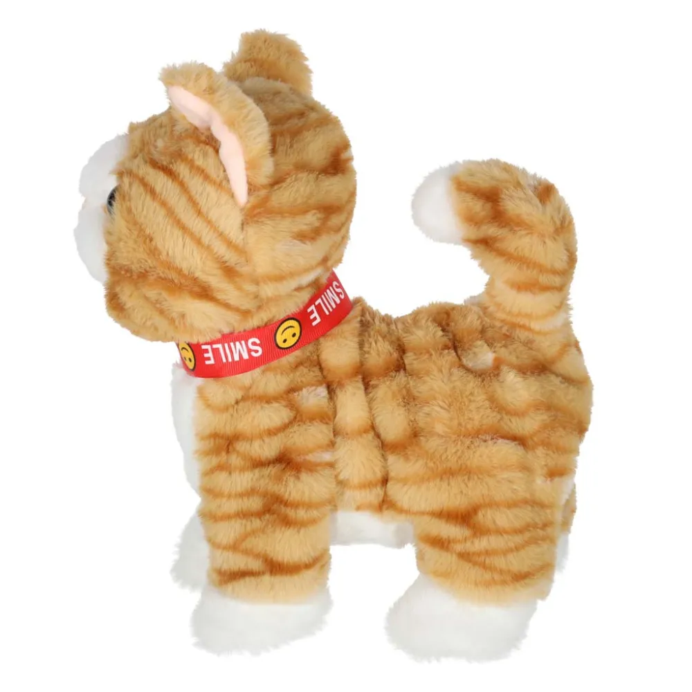 Dziecko prowadzi interaktywnego kotka na smyczy po pokoju