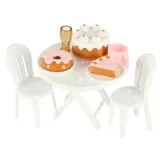 Kamper RC z rozłożonym banerem i dekoracjami do zabawy