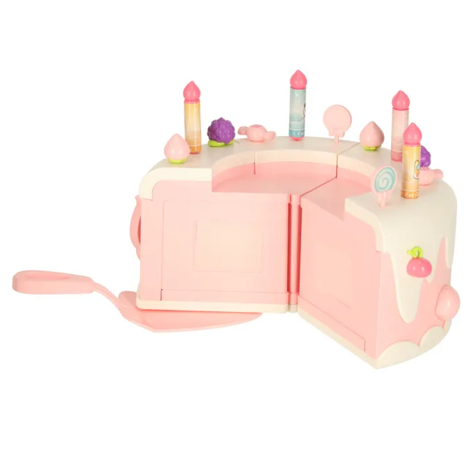 Tort z rzepami i dekoracjami na dziecięcą imprezę urodzinową