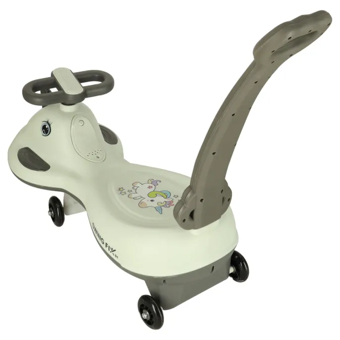 Dziecięcy skuter grawitacyjny Swing FIX S1 podczas zabawy na dworze