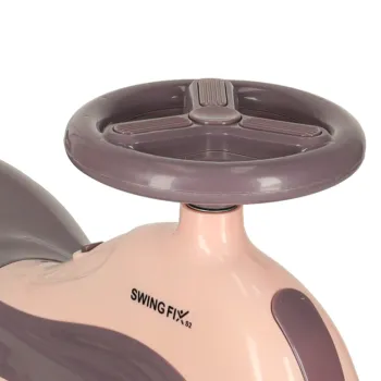 Zbliżenie na kierownicę i drążek sterujący jeździka dziecięcego