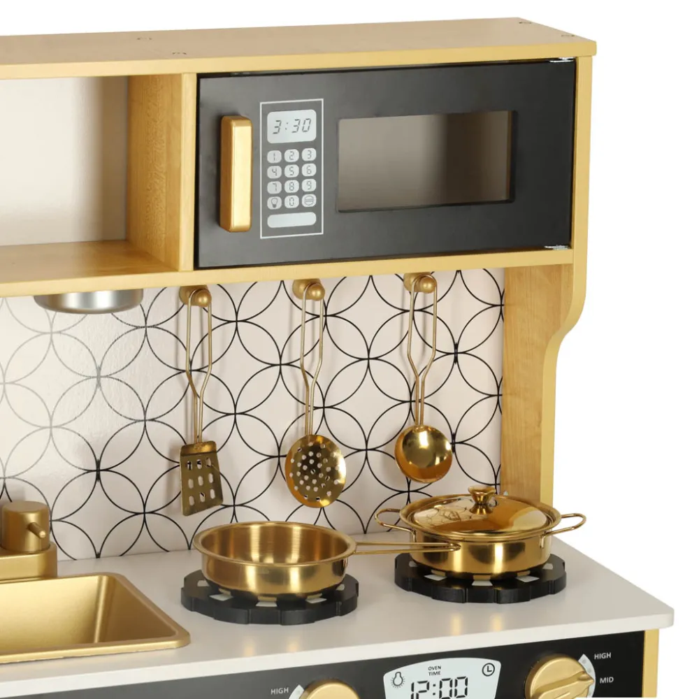 Nowoczesna drewniana kuchnia dziecięca z lodówką i akcesoriami