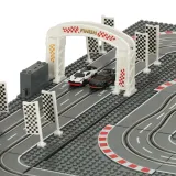 Zabawkowy tor samochodowy z dwoma elektrycznymi pojazdami