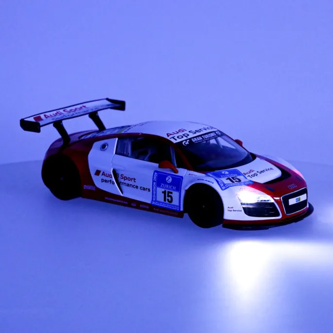 Samochód RC Audi R8 LMS Performance wyeksponowany w kartonowym opakowaniu