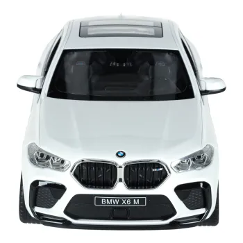 Zestaw zdalnie sterowany samochód i kontroler, gotowe do zabawy