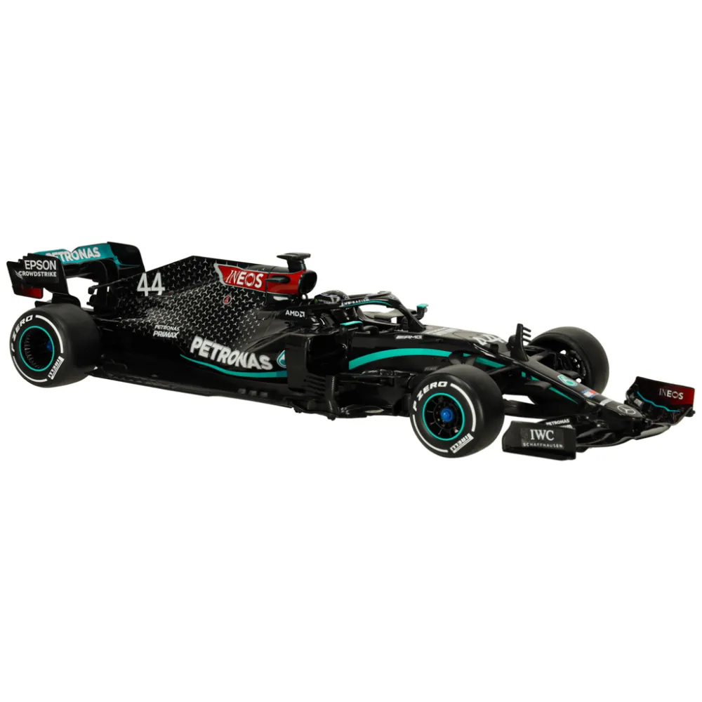 Detal logo i oznaczeń na samochodzie RC Mercedes-AMG F1 W11 EQ