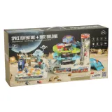 Zbliżenie na detale windy i interaktywnych elementów toru samochodowego