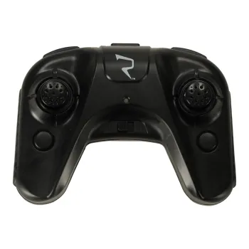 Model RC Flip Speeder podczas jazdy po dywanie i parkiecie