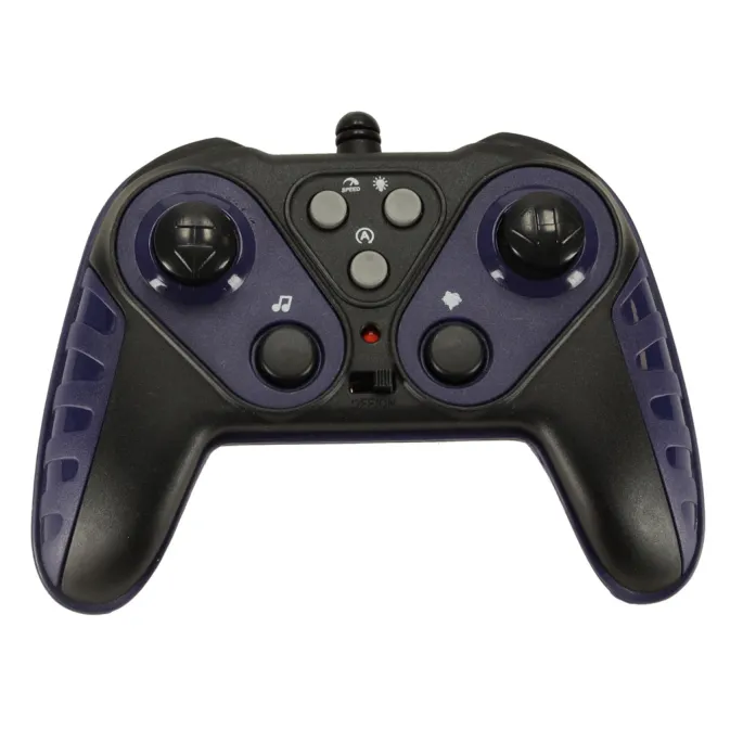 Kompletny zestaw z samochodem RC oraz kontrolerami do sterowania