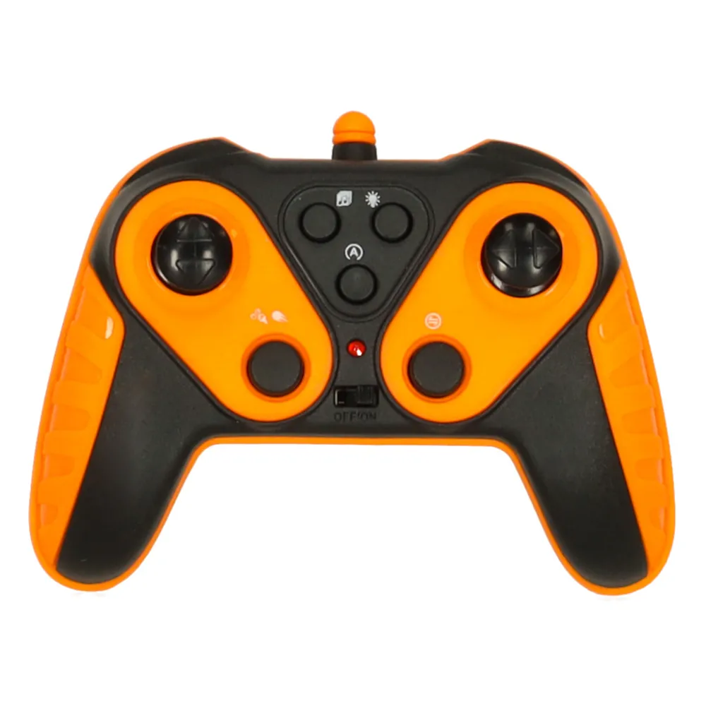 Efektowny samochód RC z baniek mydlanych i dużymi gumowymi kołami