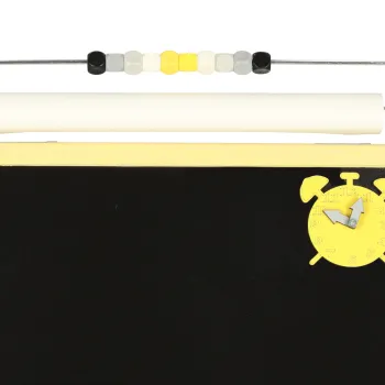 Tablica dla dzieci z magnesami i miejscem na akcesoria