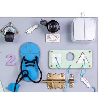 Pełna zestawu drewniana tablica manipulacyjna dla dzieci 50 x 37,5 cm