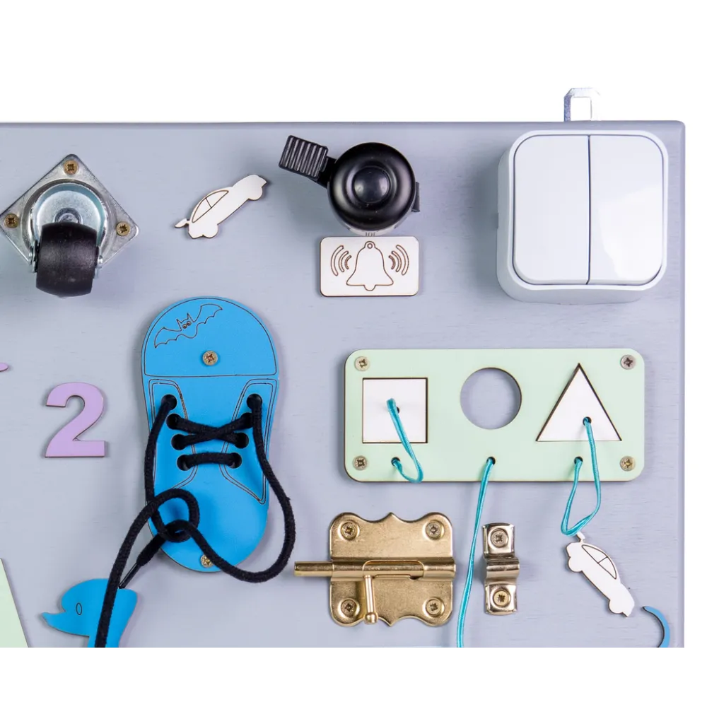 Pełna zestawu drewniana tablica manipulacyjna dla dzieci 50 x 37,5 cm