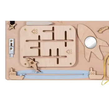 Tablica manipulacyjna z labiryntem, kołem zębatym i czarną tabliczką