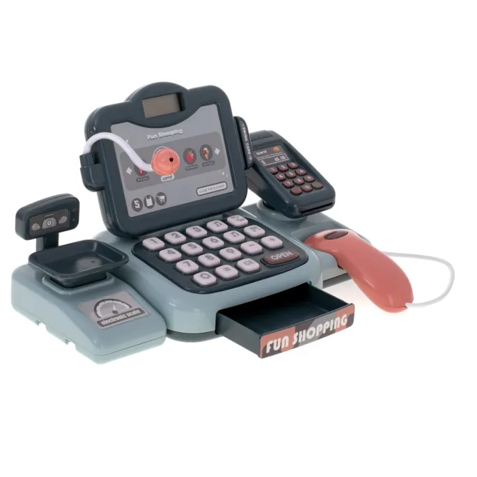 Plastikowy koszyk na zakupy z warzywami i kartonami do zabawy