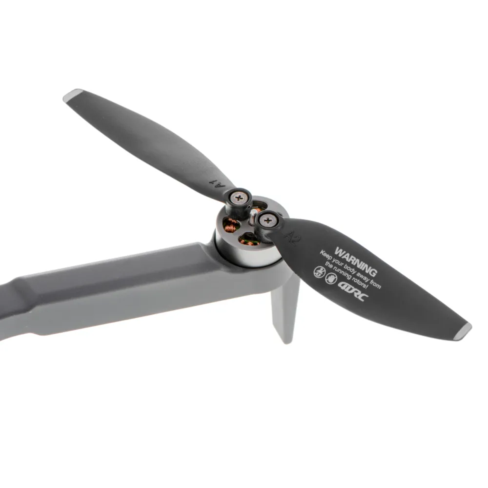 Widok boczny drona RC F9 z podkreśleniem jego kompaktowej konstrukcji