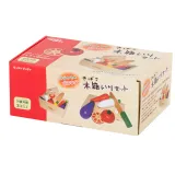 Zabawka dla dzieci – drewniane warzywa w skrzynce z nożem i obieraczką