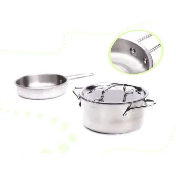 kuchnia do samodzielnego montażu z drewnianych elementów i metalowych akcesoriów