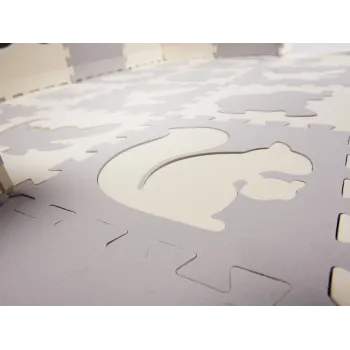 Piankowa mata puzzle szara ecru jako element nowoczesnego pokoju dziecięcego