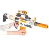 Karabin Blaster z dołączonym tłumikiem i kolbą na magazynki