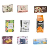 Waga, terminal płatniczy i banknoty w zestawie sklepiku dla dzieci