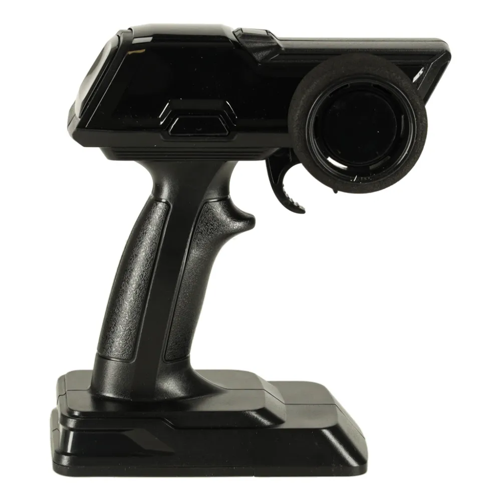 Koła samochodu RC z wyraźnym bieżnikiem dla lepszej przyczepności