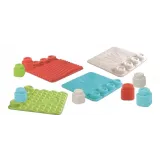 Miękkie klocki i cztery maty sensoryczne Clementoni rozłożone na podłodze
