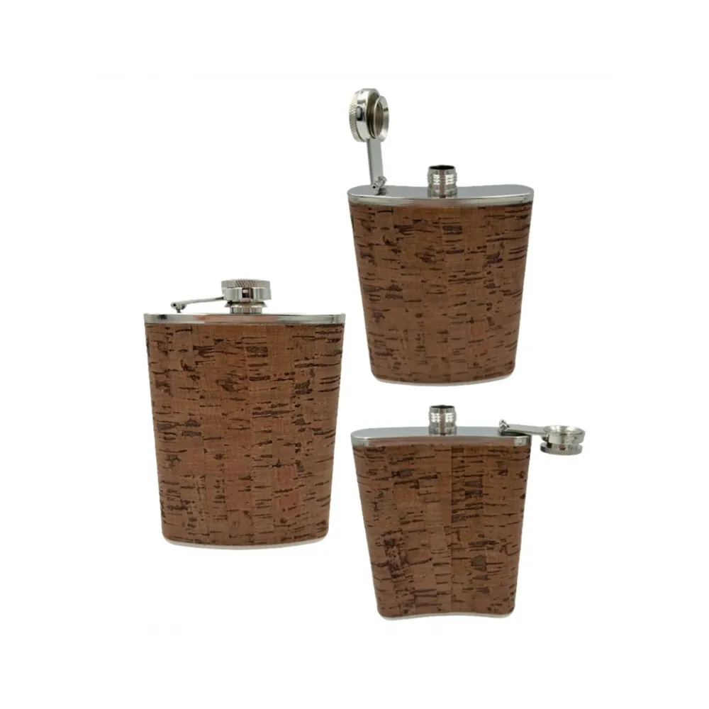 Ciemnobrązowa piersiówka metalowa powlekana korkiem o pojemności 0,2 l