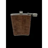 Metalowa piersiówka z ciemnym korkiem, idealna na podróż i outdoor